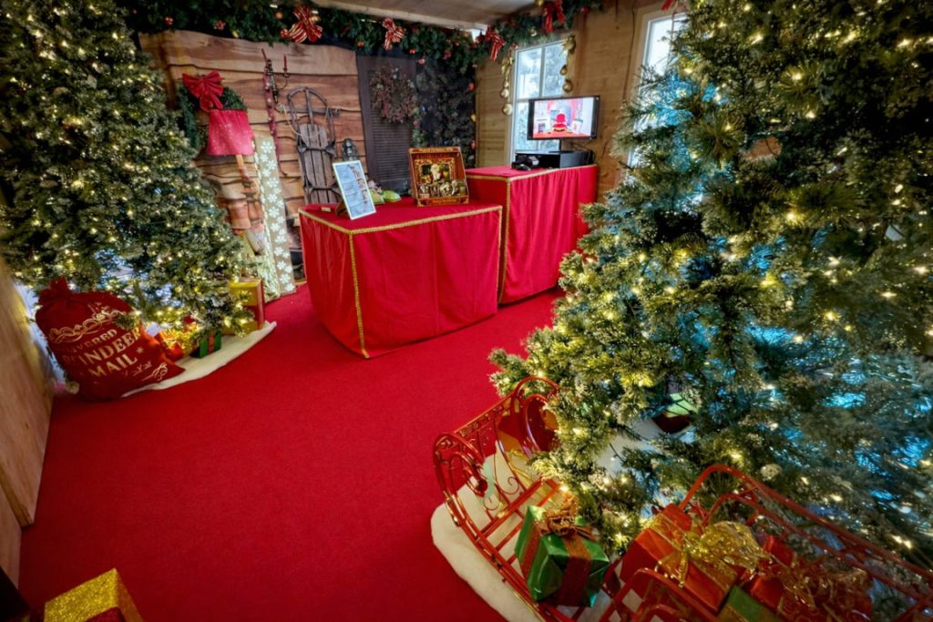 Christmas Grotto Photo Cabin